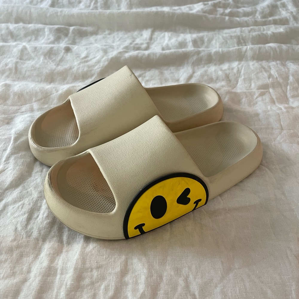 Smiley slides